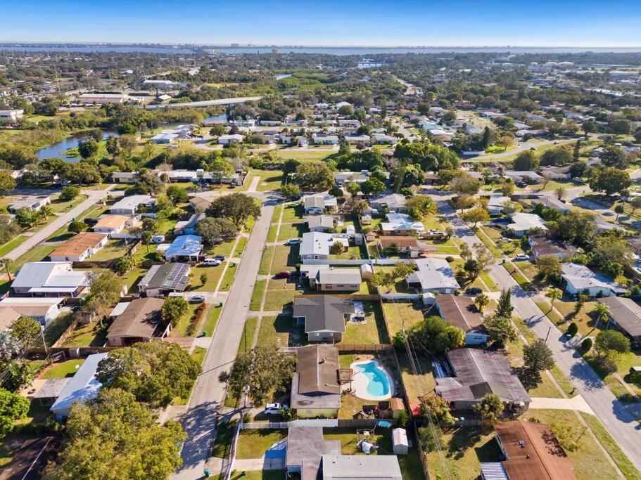 Luxury Design, Hot Tub, Close Proximity To Beach Villa Melbourne Exterior photo